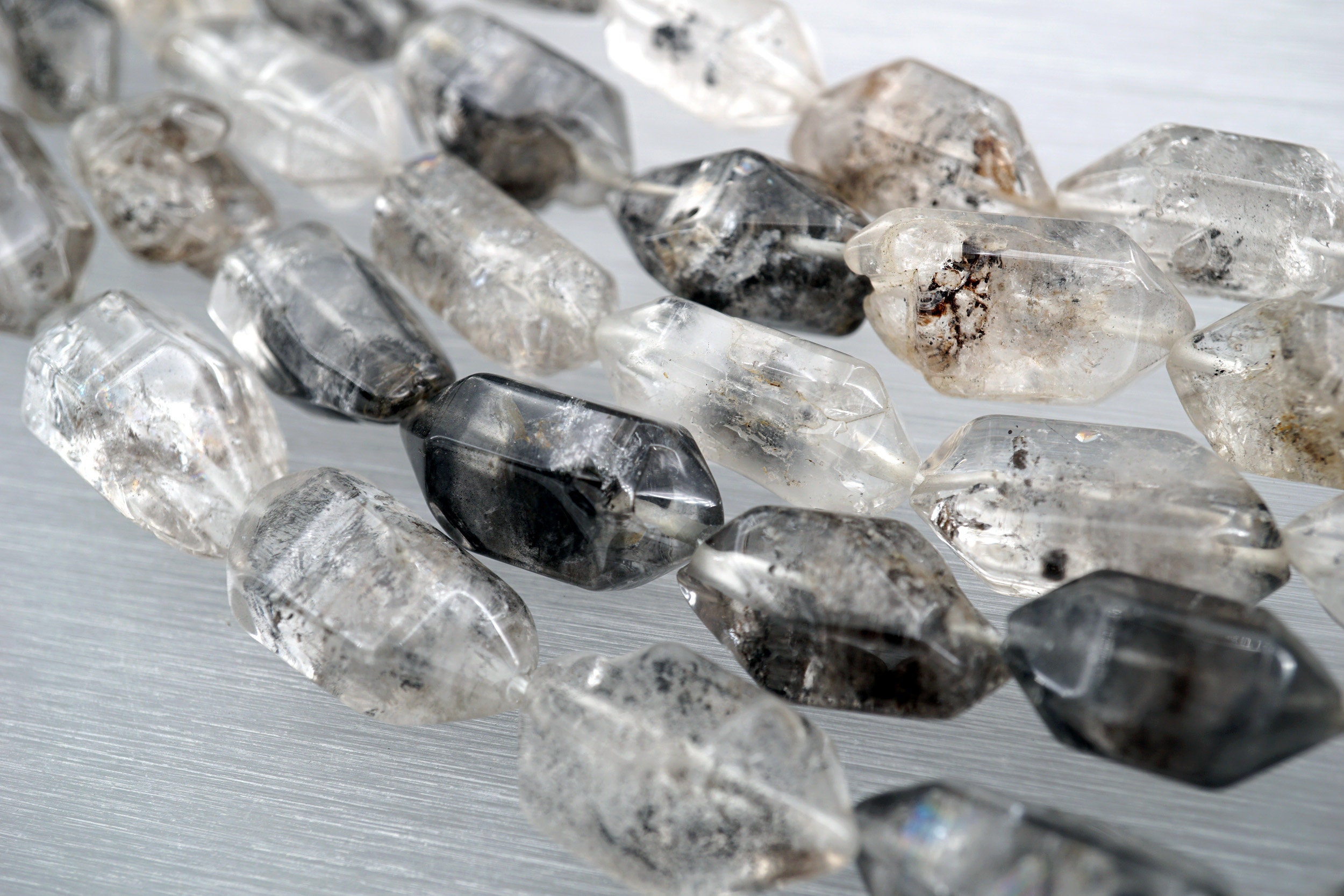 Tourmalinated Quartz Beads, Unshaped Crystal Jewelry Making (etb00723) Tourmalinated Quartz Beads, Unshaped Crystal Jewelry Making (etb00723)