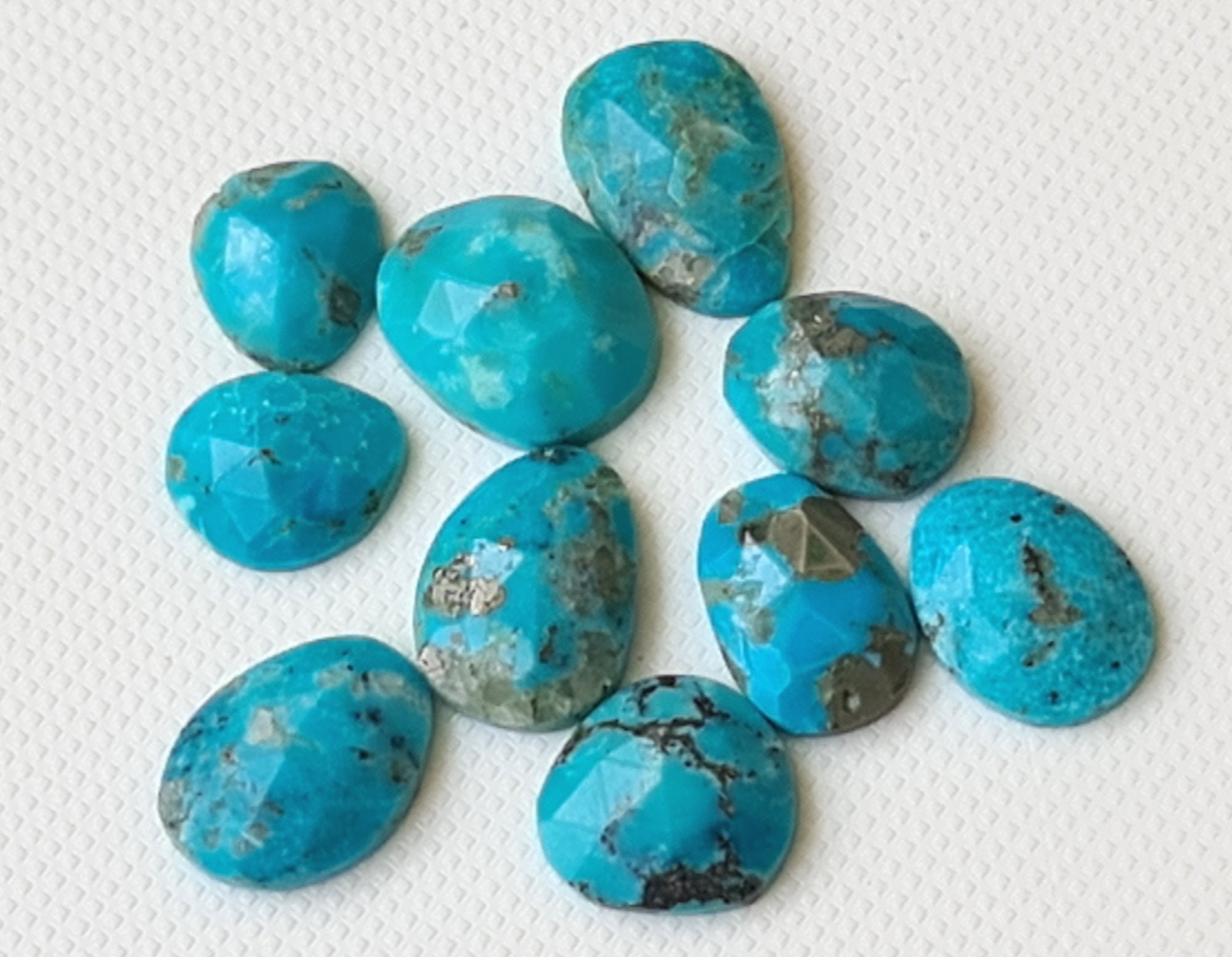 Arizona Turquoise Cabochons, Natural Faceted Free Form Shape Arizona Turquoise Flat Back Cabochons, 9-12mm, 5 Pcs - Pksg250