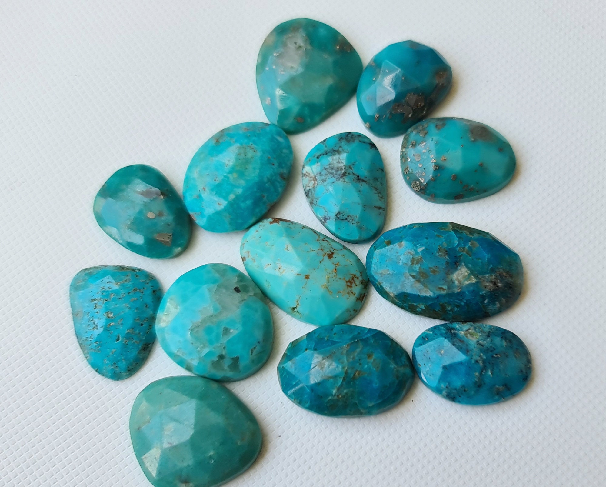 Arizona Turquoise Cabochons, Natural Faceted Free Form Shape Arizona Turquoise Flat Back Cabochons, 15-19mm, 3 Pcs - Pksg253