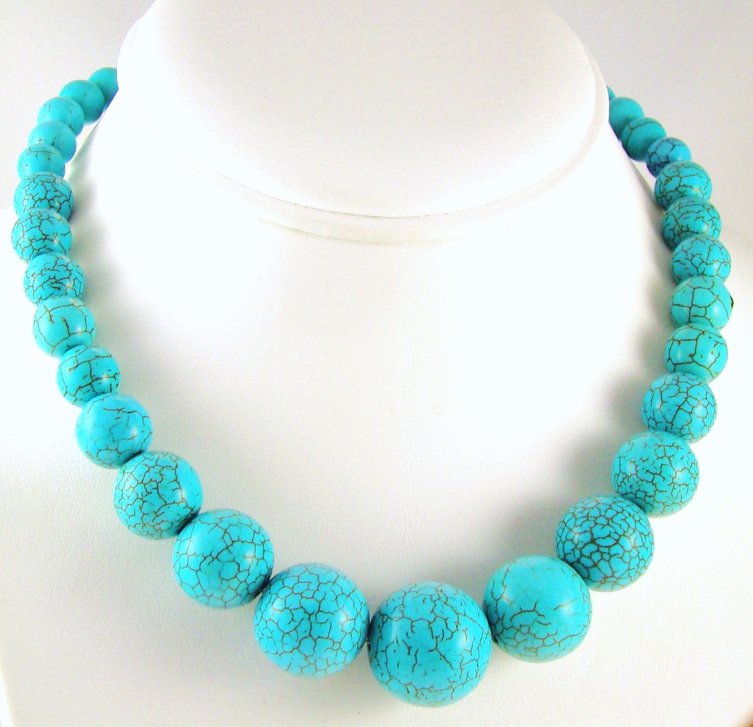 Turquoise Beaded Necklace: Graduating Gemstone, Elegant Jewelry Turquoise Beaded Necklace: Graduating Gemstone, Elegant Jewelry