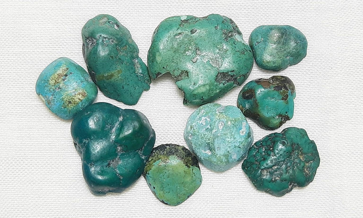 Natural Tibetan Turquoise Rough Gemstone: Unpolished Slices & Slabs Natural Tibetan Turquoise Rough Gemstone: Unpolished Slices & Slabs