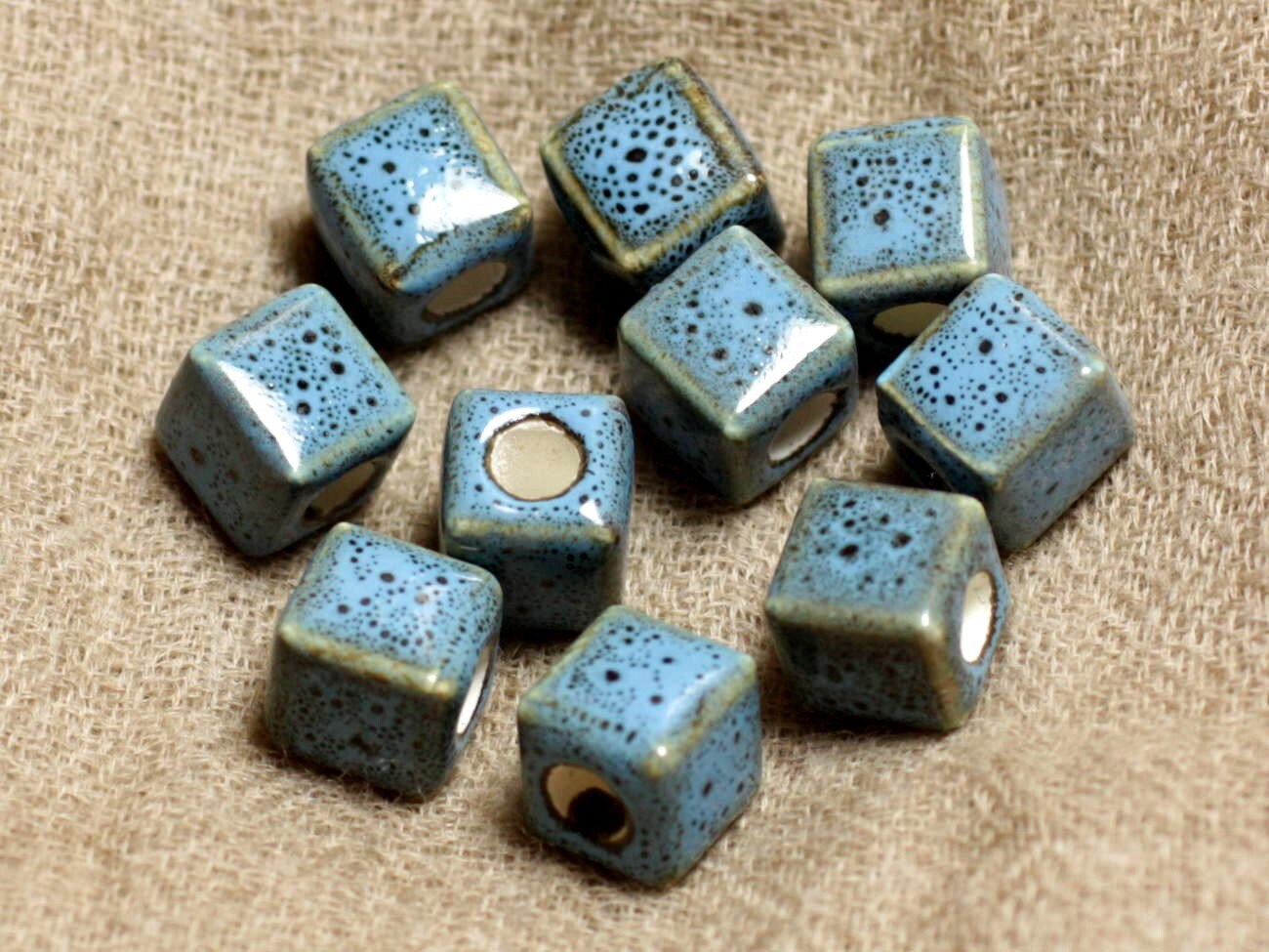 100pc - Perles Céramique Porcelaine Cubes Carrés 10mm Bleu Turquoise Marron Tacheté
