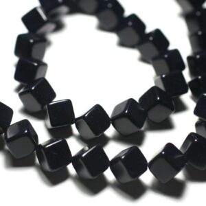 Fil 39cm 34pc env - Perles Turquoise synthèse Cubes 8x8mm Noir
