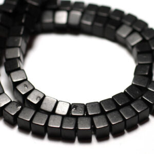 Fil 39cm 98pc env - Perles de Pierre Turquoise Synthèse Cubes 4mm Noir