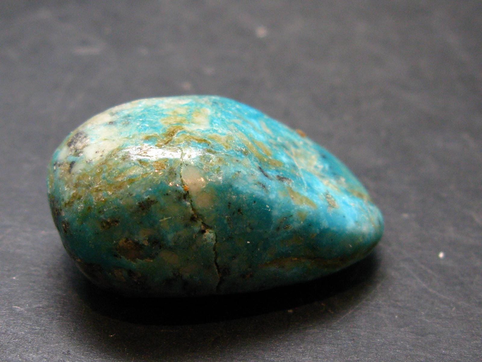 Genuine Tumbled Turquoise From Arizona, Usa - 1.4" - 17.0 Grams Genuine Tumbled Turquoise From Arizona, Usa - 1.4" - 17.0 Grams