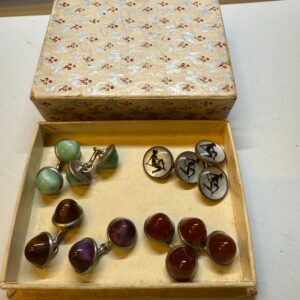 Victorian cuff links 3 matching sets, and 2 non-matching links but the color is similar.