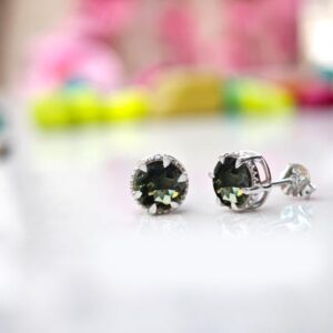Vintage Moldavite Stud Earrings For Women 925 Sterling Silver Green Gemstone Studs Minimalist Moldavite Earrings Unique Stud Earring For Her