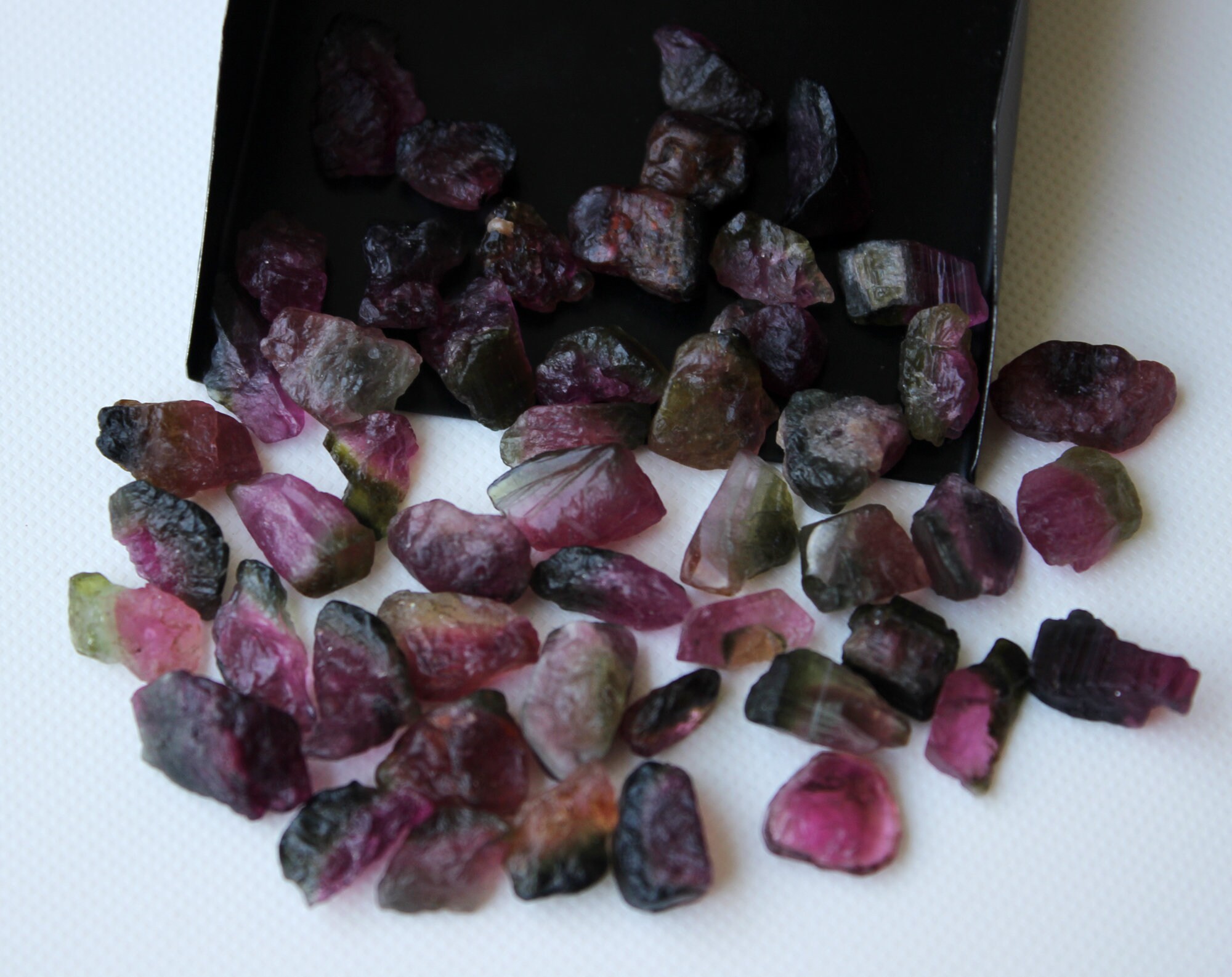 8-12mm Watermelon Tourmaline Raw Stones, Natural Loose Gemstone Watermelon Tourmaline Rough For Jewelry, 5 Pcs Tourmaline Crystals 8-12mm Watermelon Tourmaline Raw Stones, Natural Loose Gemstone Watermelon Tourmaline Rough For Jewelry, 5 Pcs Tourmaline Crystals