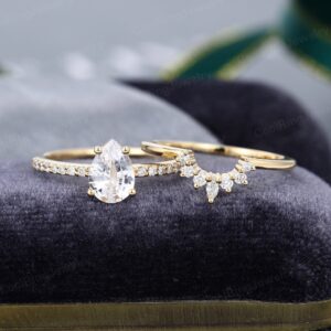 2PCS white sapphire engagement ring set Yellow Gold Unique pear shaped engagement ring Curved Moissanite ring bridal promise gift for women 2PCS white sapphire engagement ring set Yellow Gold Unique pear shaped engagement ring Curved Moissanite ring bridal promise gift for women