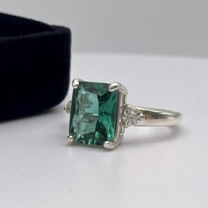 4ctw Emerald Cut Green Quartz & White Sapphire Ring With Sizing Jewelry Gift 4ctw Emerald Cut Green Quartz & White Sapphire Ring With Sizing Jewelry Gift