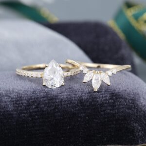 Pear shaped white sapphire engagement ring set Yellow gold engagement ring vintage Curved Marquise cut ring Bridal Anniversary gift Pear shaped white sapphire engagement ring set Yellow gold engagement ring vintage Curved Marquise cut ring Bridal Anniversary gift