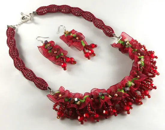Warm Red Knitted Bead Necklace Project