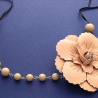 Simone Vintage Pink Leather Rose With Coffee Beads Project