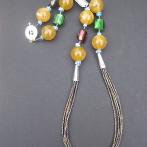 Mix and Match Reversible Beaded Necklace Jewelry Idea